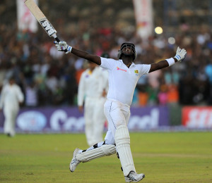 Angelo Mathews celebrates after hitting the winning runs © AFP 