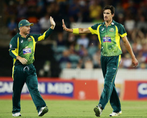 Mitchell Starc collected 4 for 32 © Getty Images 